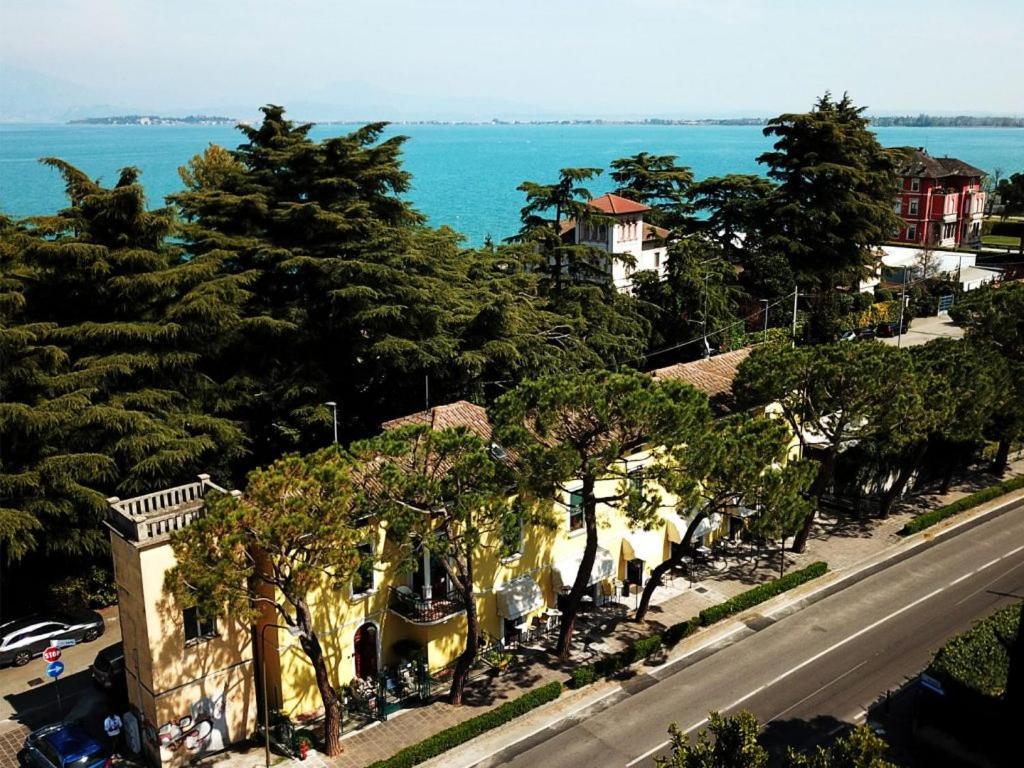 Casa Giulietta Otel Desenzano del Garda Dış mekan fotoğraf